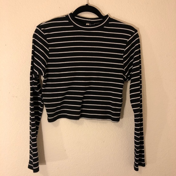H&M Long Sleeve High-Neck Crop Top - Picture 2 of 5